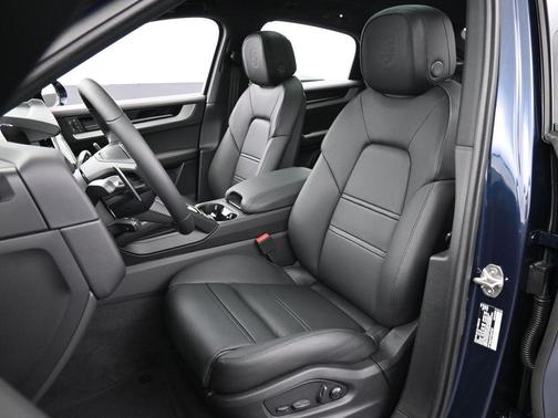 2026 Porsche Cayenne AWD