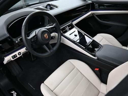 2024 Porsche Panamera 4
