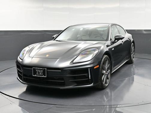 2024 Porsche Panamera 4