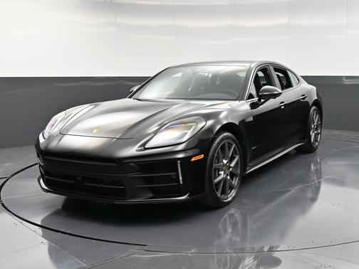 2025 Porsche Panamera 4