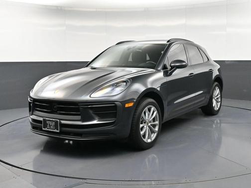 Volcano Grey Metallic 2022 Porsche Macan Base