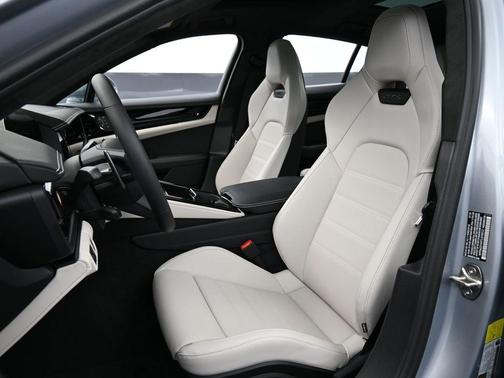 2026 Porsche Panamera GTS