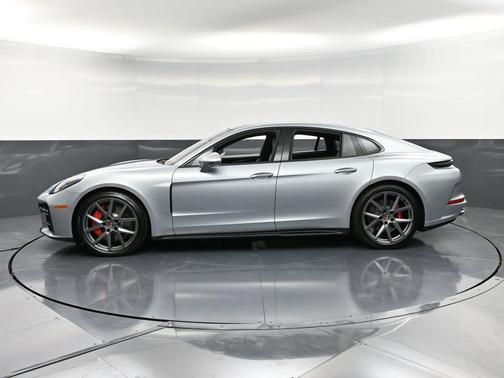 2026 Porsche Panamera GTS