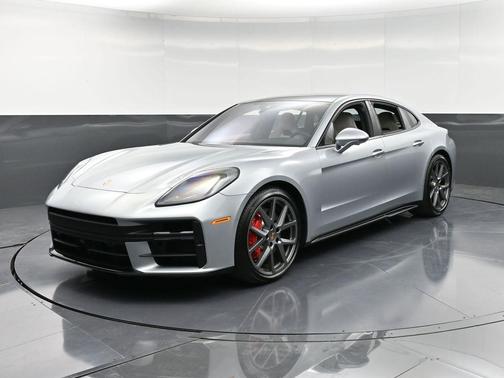 2026 Porsche Panamera GTS