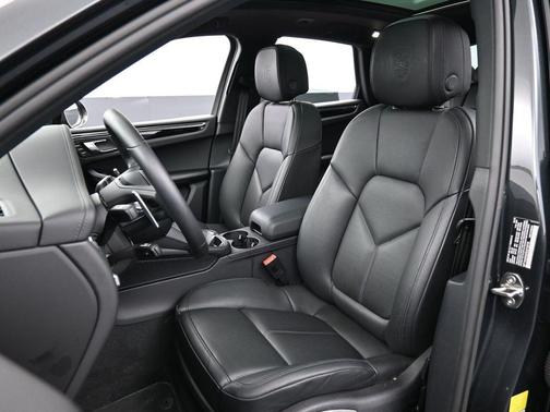 2025 Porsche Macan T