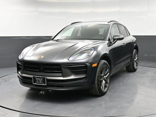 2025 Porsche Macan T