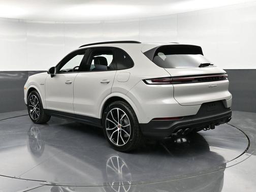 2026 Porsche Cayenne AWD