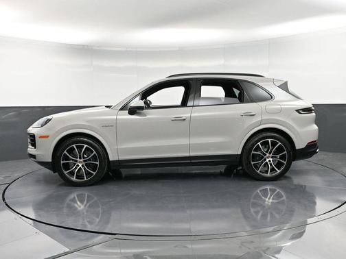 2026 Porsche Cayenne AWD