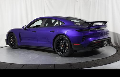 2025 Porsche Taycan Turbo