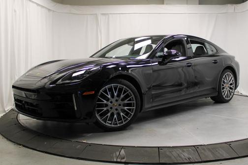 2025 Porsche Panamera 4