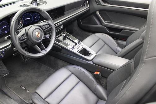2023 Porsche 911 Carrera