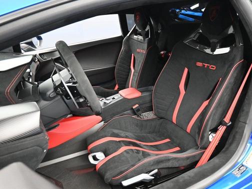 2024 Lamborghini Huracan STO Base