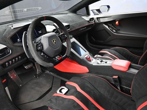 2024 Lamborghini Huracan STO Base
