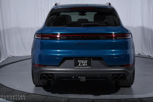 2024 Porsche Cayenne Base