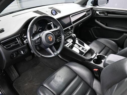 Night Blue Metallic 2022 Porsche Macan S