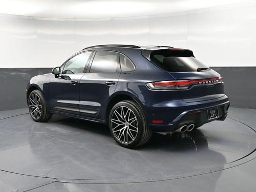 Night Blue Metallic 2022 Porsche Macan S