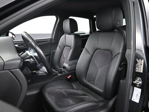 2020 Porsche Macan Base