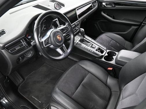 2020 Porsche Macan Base
