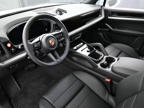 Carrara White Metallic 2026 Porsche Cayenne Base