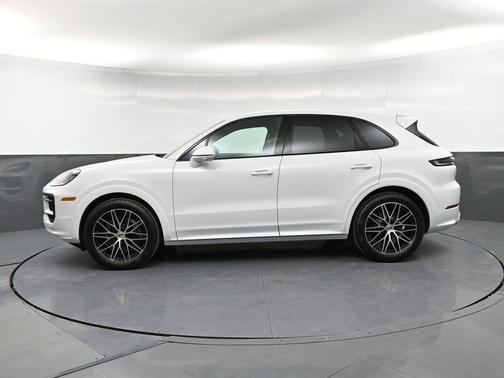Carrara White Metallic 2026 Porsche Cayenne Base