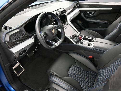 2021 Lamborghini Urus 