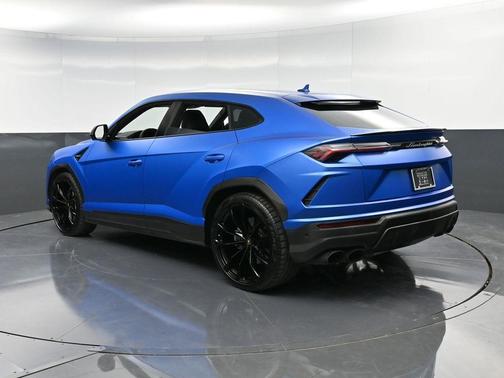 2021 Lamborghini Urus 