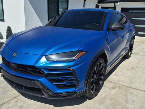 2021 Lamborghini Urus 