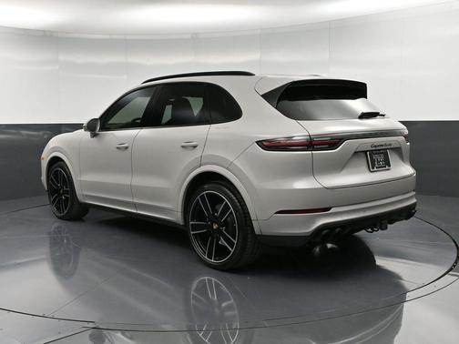 2022 Porsche Cayenne Turbo