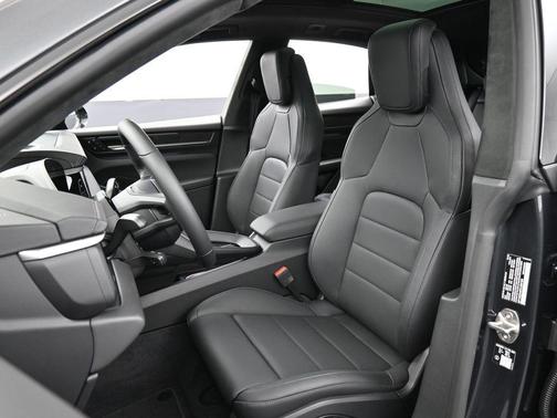 2026 Porsche Macan Turbo