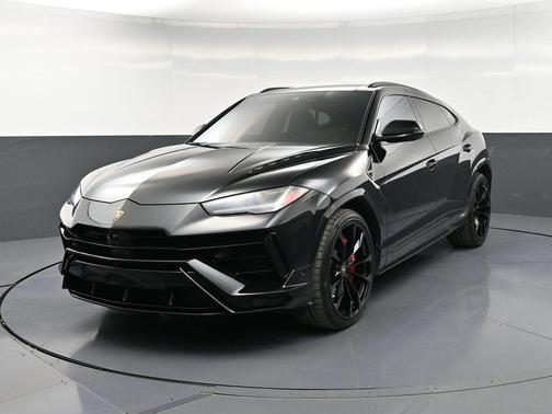 Black 2024 Lamborghini Urus S