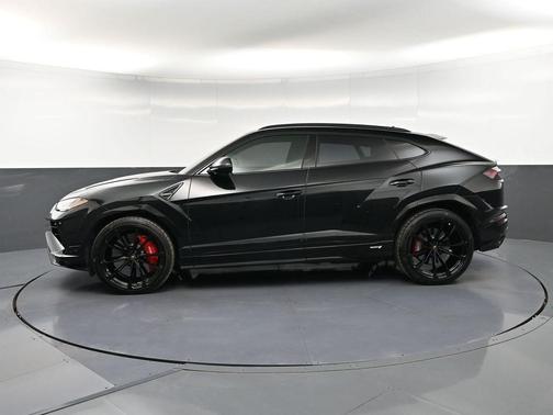 Black 2024 Lamborghini Urus S