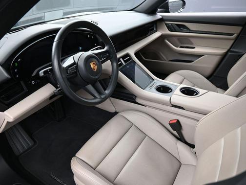 2022 Porsche Taycan Base