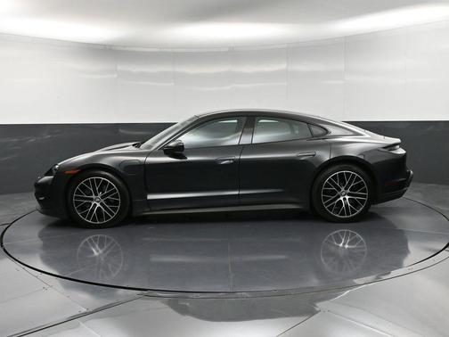 2022 Porsche Taycan Base