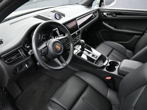 2023 Porsche Macan S