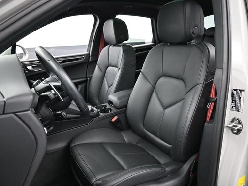 2023 Porsche Macan S