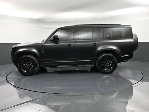 2024 Land Rover Defender 130 X-Dynamic SE