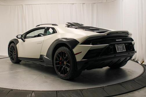 2024 Lamborghini Huracan Sterrato Base