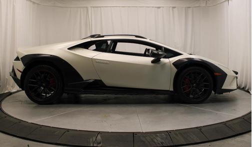 2024 Lamborghini Huracan Sterrato Base