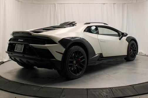 2024 Lamborghini Huracan Sterrato Base
