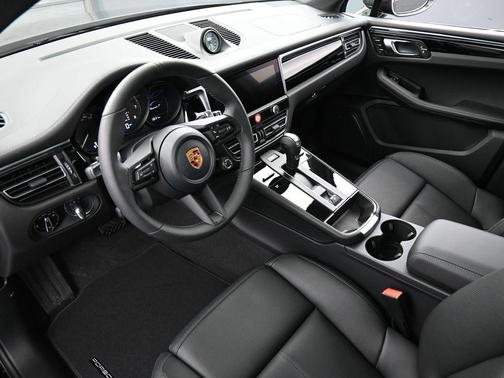 2026 Porsche Macan T