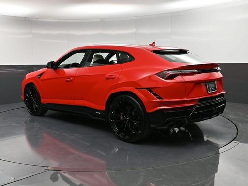 2024 Lamborghini Urus S