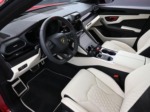 2024 Lamborghini Urus S