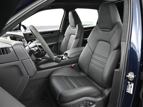 2026 Porsche Cayenne GTS