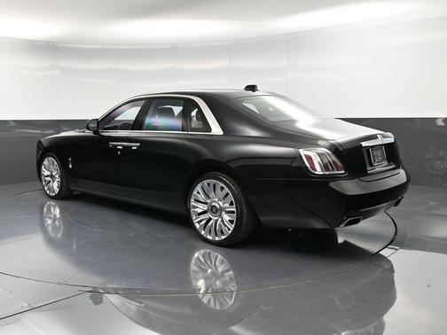 2025 Rolls-Royce Ghost 