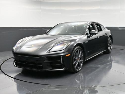 2026 Porsche Panamera 4