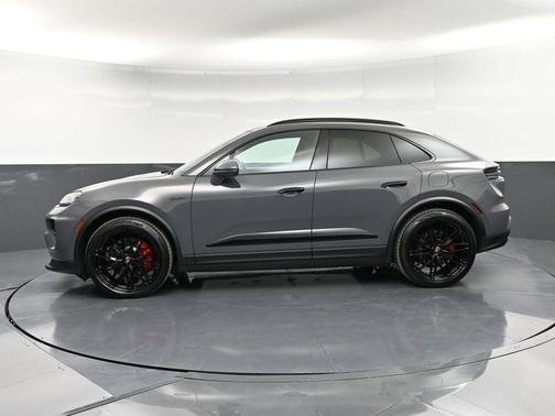 2025 Porsche Macan 4S