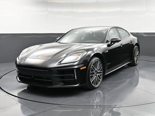 2026 Porsche Panamera 4