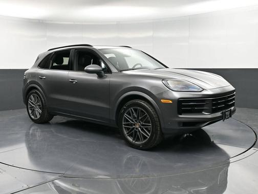 2025 Porsche Cayenne Base