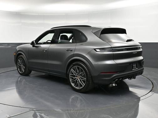 2025 Porsche Cayenne Base