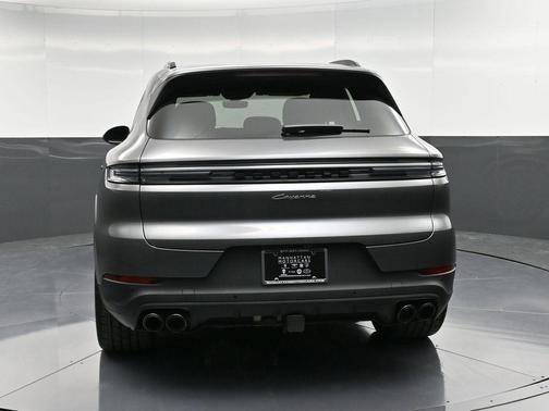 2025 Porsche Cayenne Base